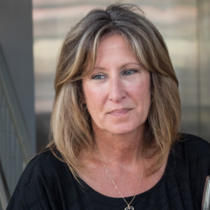 Tracey Urbanek - Agent